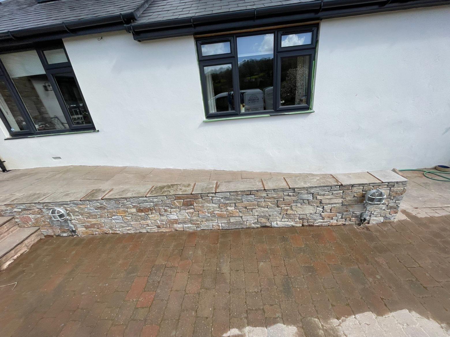 Outdoor natural stone cladding wall